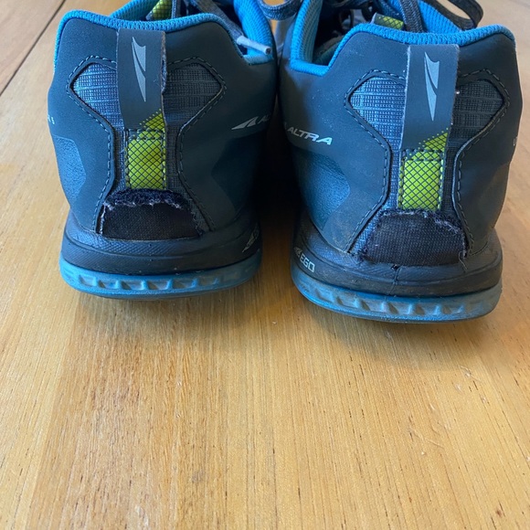 Men’s size 10.5 Altra Lone Peak 5 Charcoal and Teal Trail Shoes - Picture 7 of 10